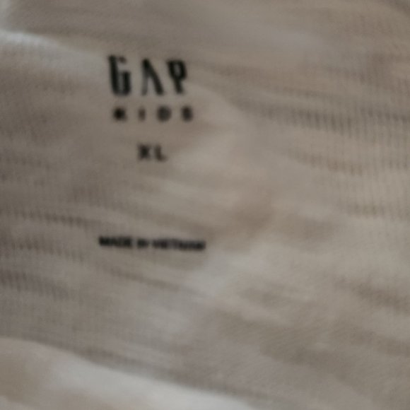 GAP t shirt - Picture 3 of 3